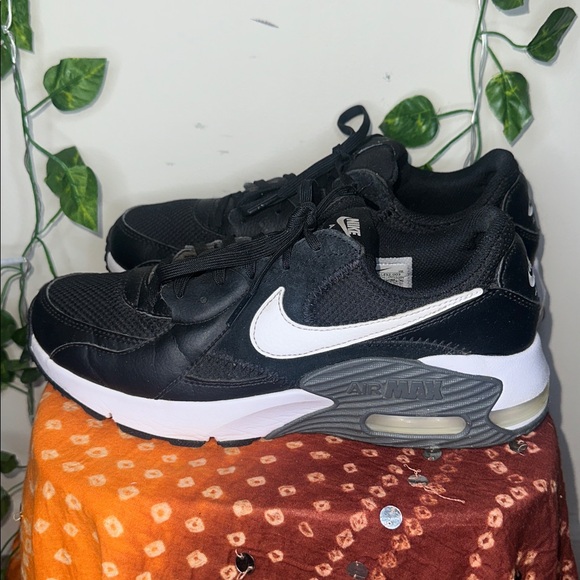 Women's Air Max Excee Sneakers Black & White - Picture 8 of 13